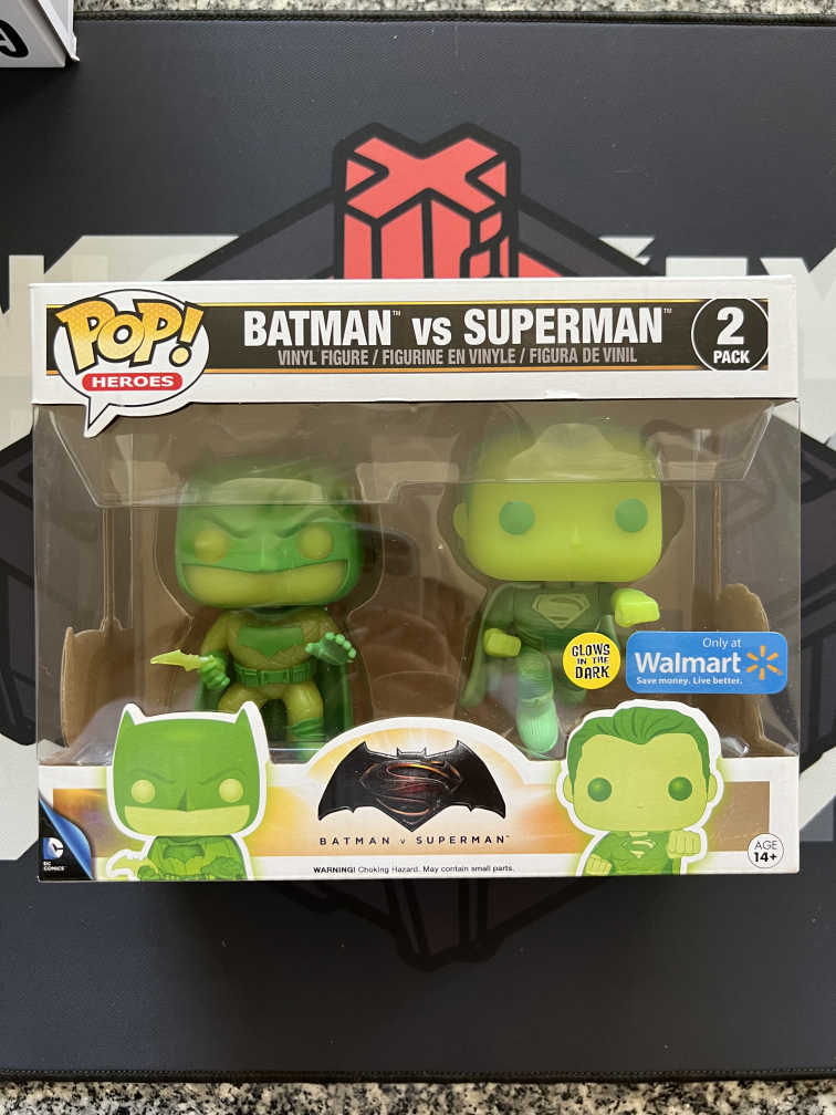 Funko Pop! Batman Vs Superman Glow in the dark exclusive thumbnail