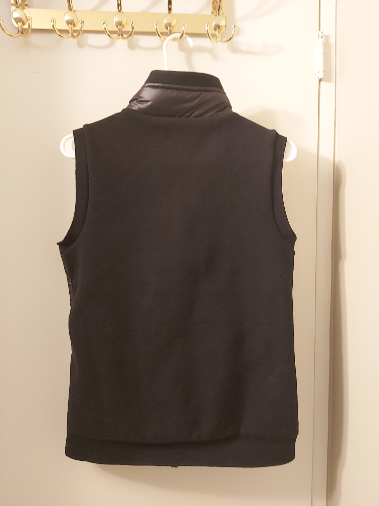 CALVIN KLEIN puffer vest, size medium (M) image indicator(4)