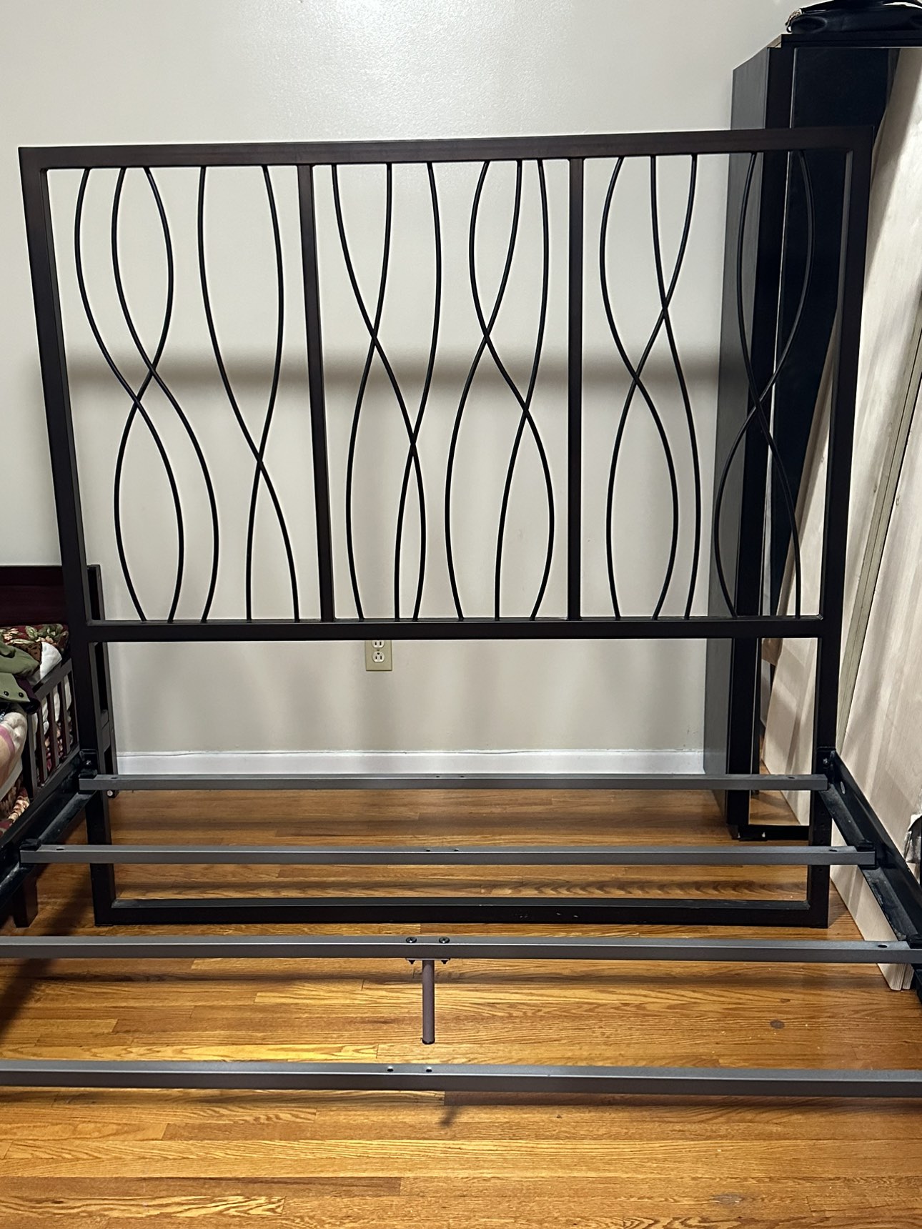 Metal bed frame queen size