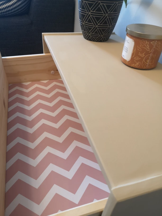 Small Dresser/Livingroom/entryway piece - photo 5