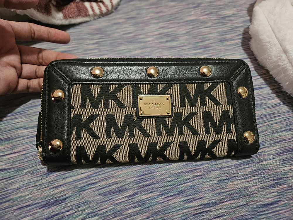 Michael Kors Wallet thumbnail