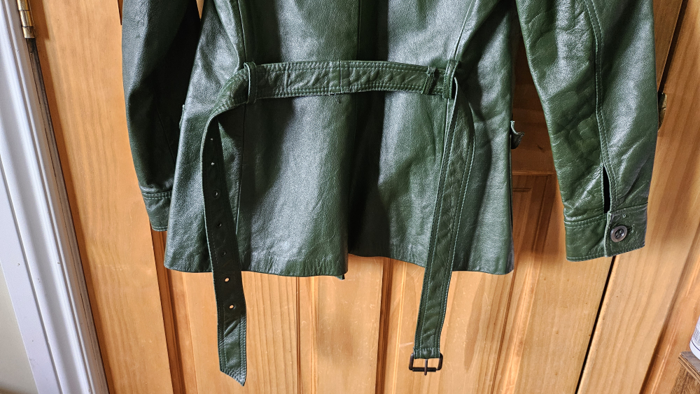 AUTHENTIC 1960'S GREEN LEATHER COAT image indicator(5)