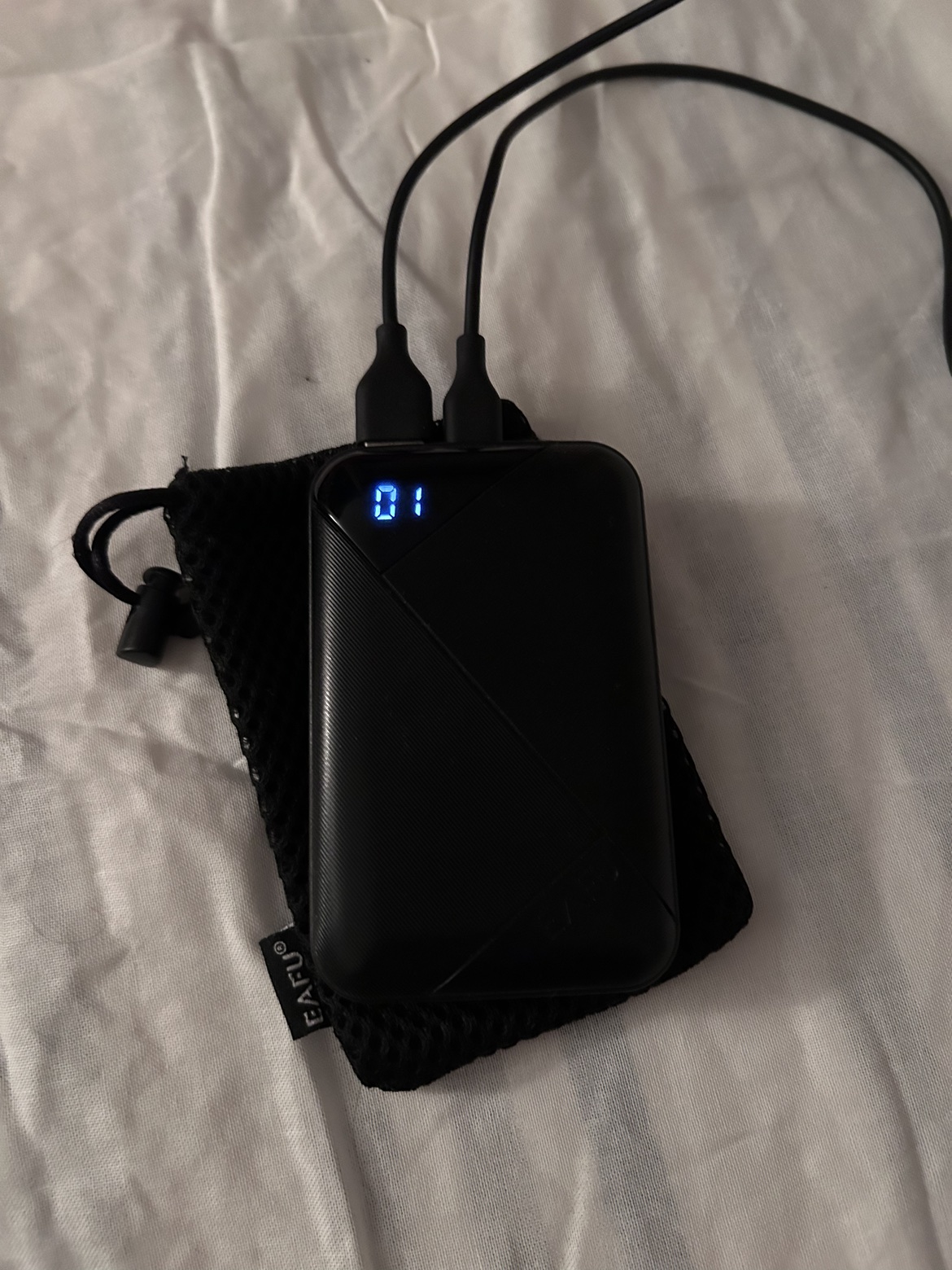 10,000 mAh USB C power bank image indicator(2)