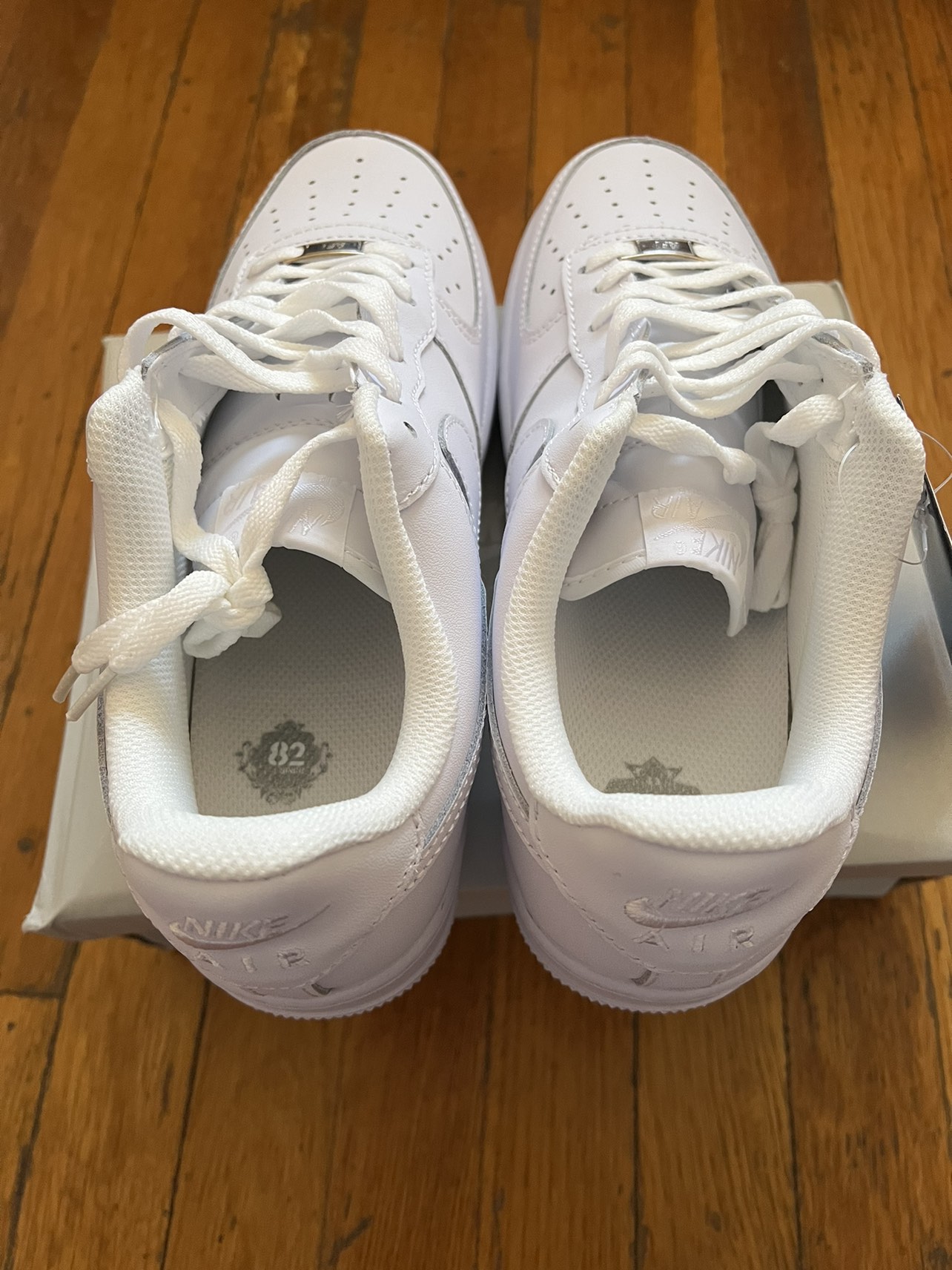 Nike Air Force one white low top image indicator(4)