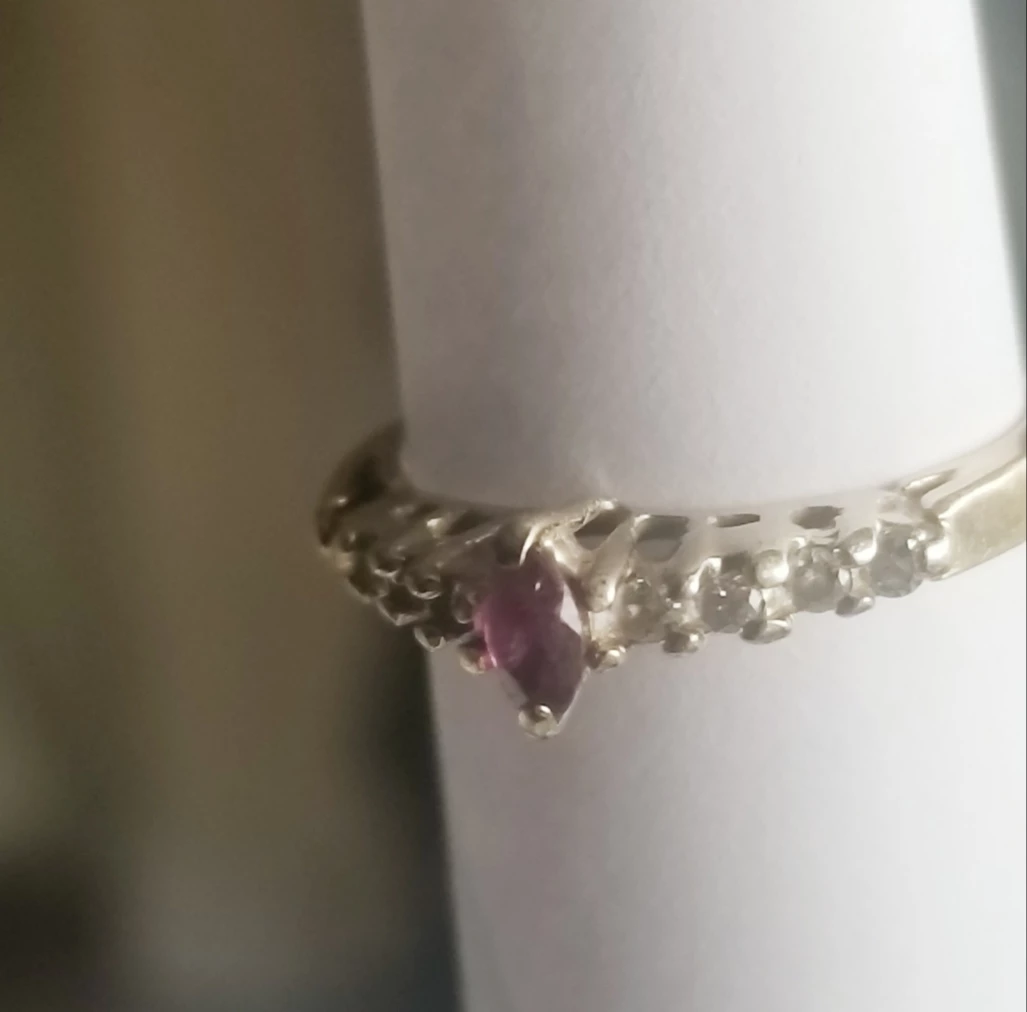 90s 8 Diamond and Marquise Ruby 10K Gold Ring - Vintage image indicator(5)