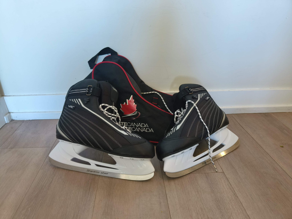 VIC ice skates (recreational)