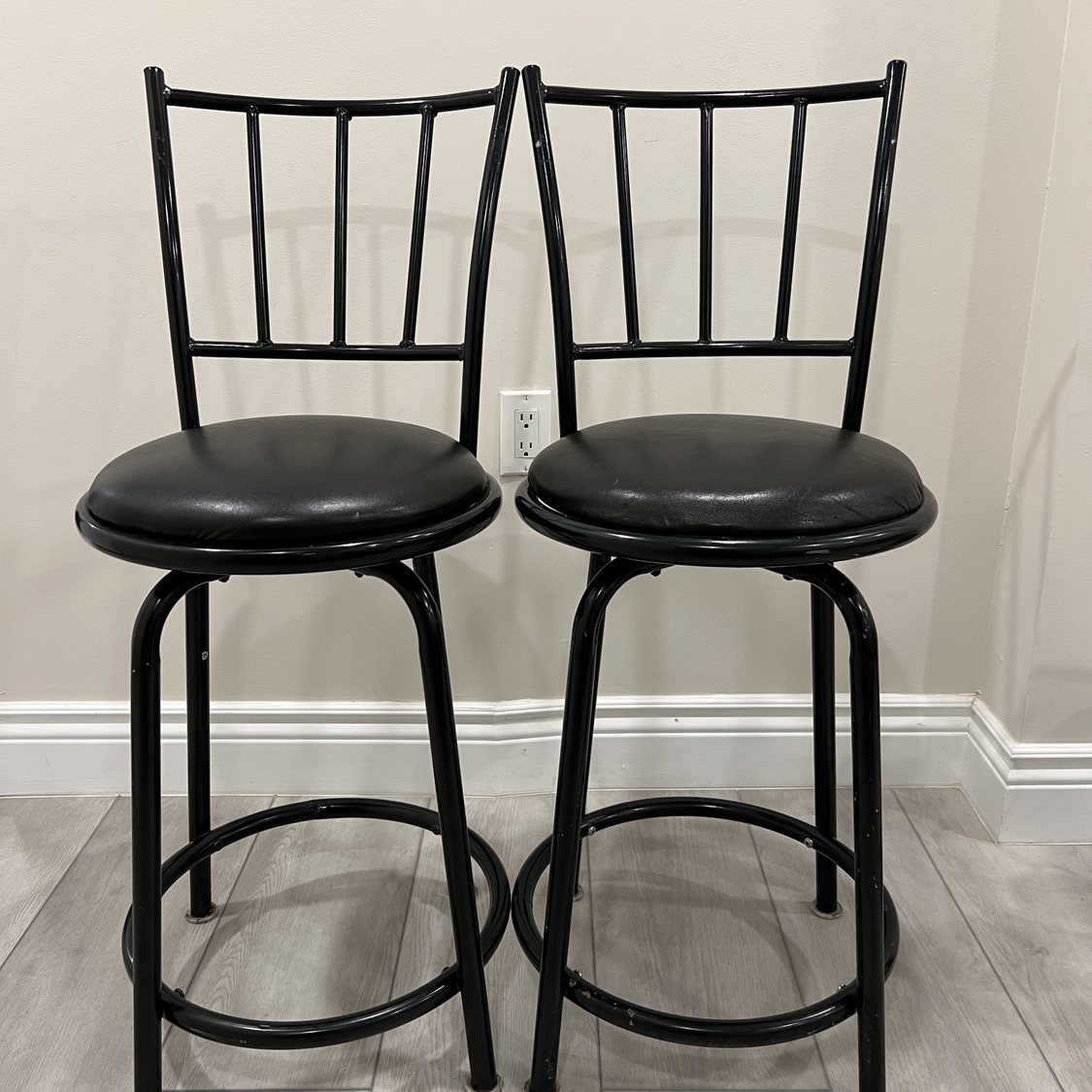 Bar Chairs/Stools (2)