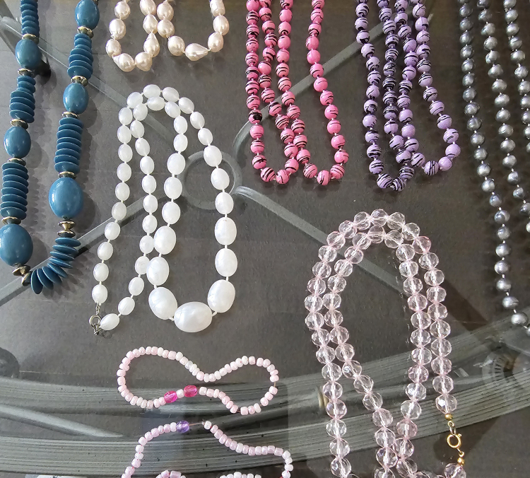 Women's Fashion Beaded Jewelry image indicator(2)