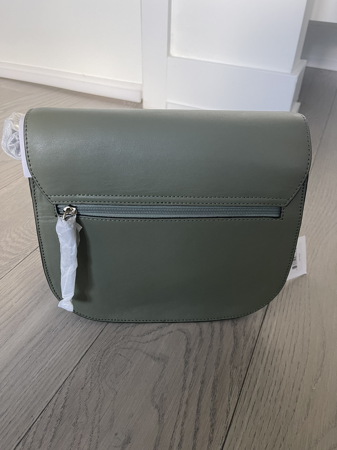 Lo & Sons Claremont Camera Bag in Sage Green image indicator(3)