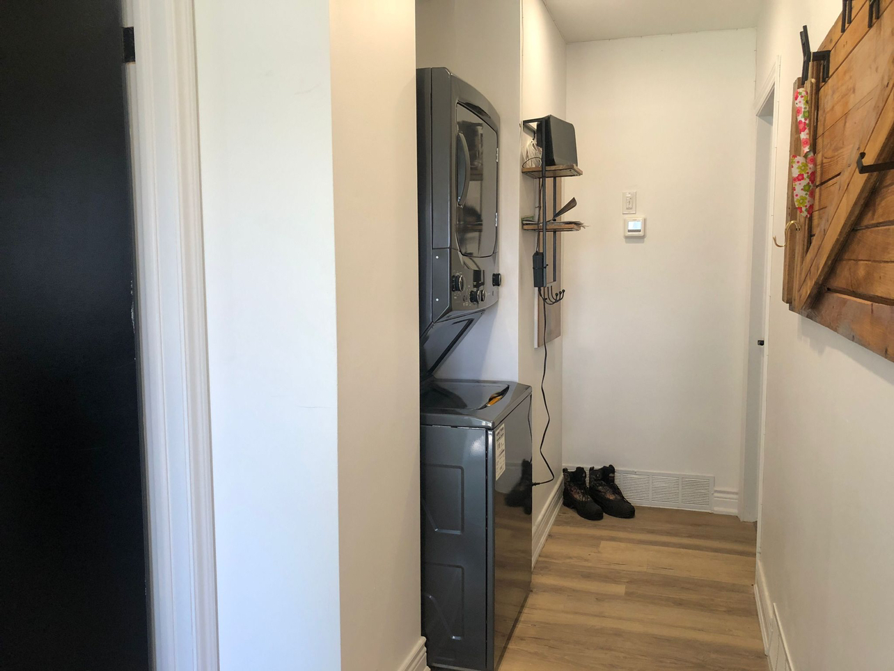 2 Bed, 1 Bath House unit (Room for rent) image indicator(7)