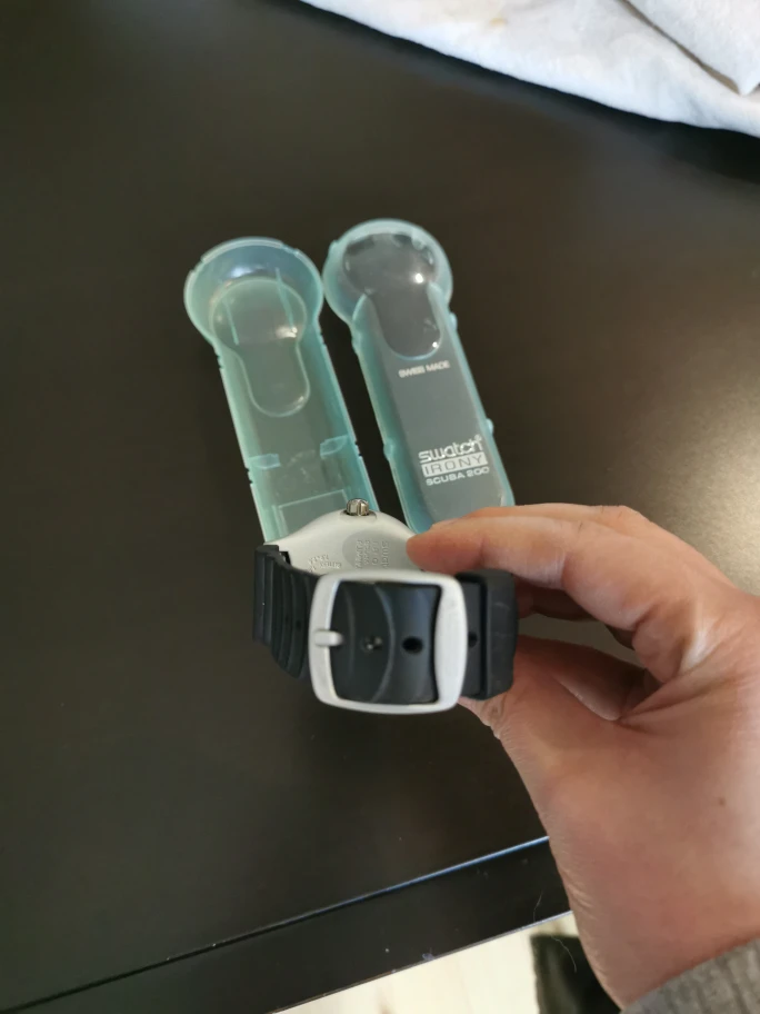 Swatch Scuba Watch for Men/Women ⌚ image indicator(6)