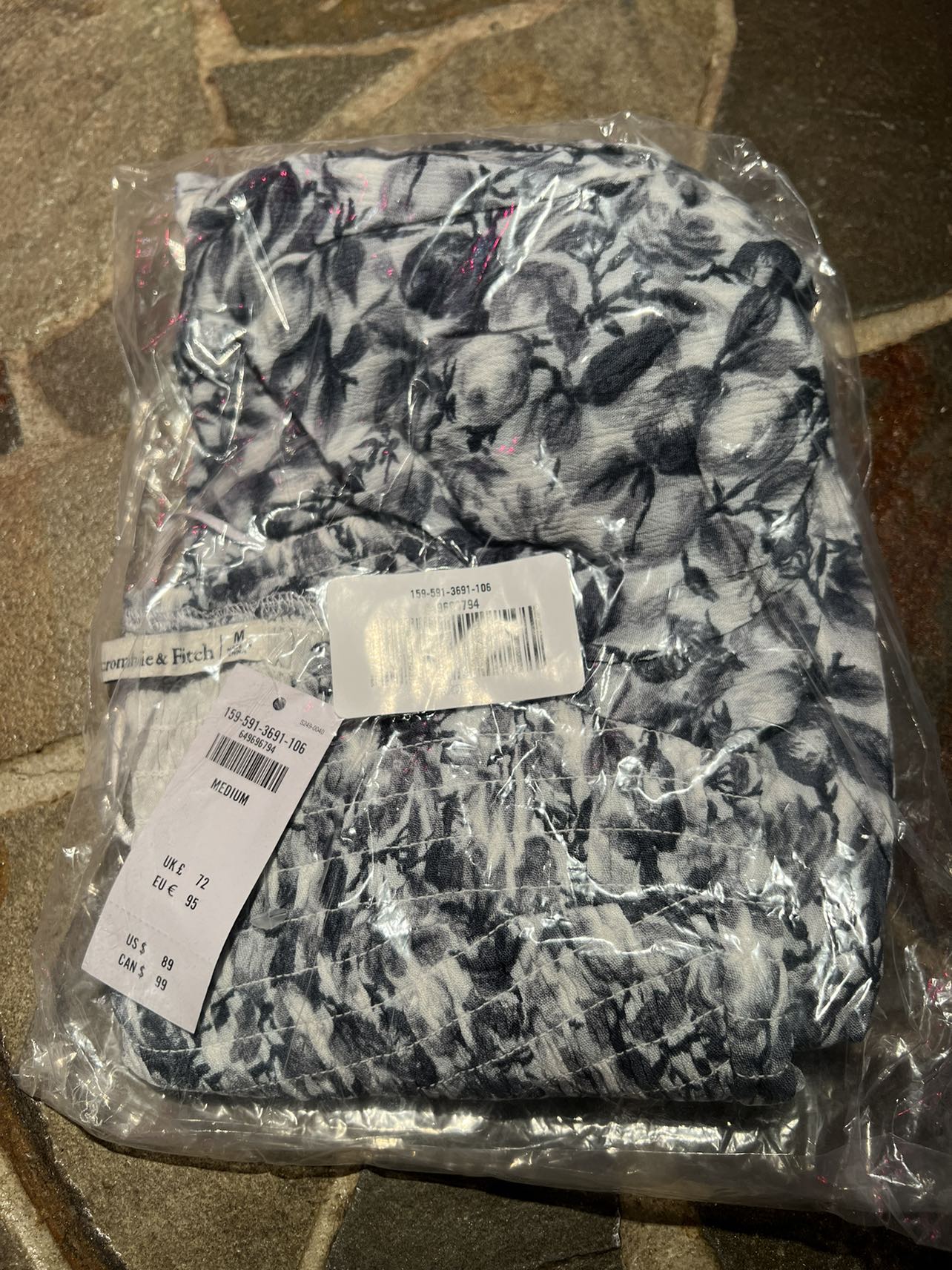 Abercrombie & Fitch Short-Sleeve Smockex Midi Dress (BNWT) image indicator(2)