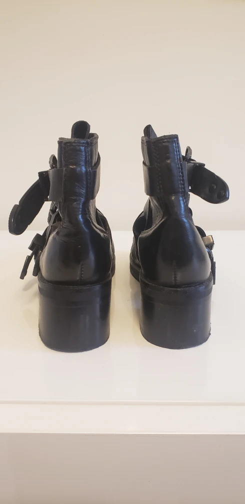 Black Leather Strappy Cutout Booties - Western Punk - Size 7 image indicator(5)