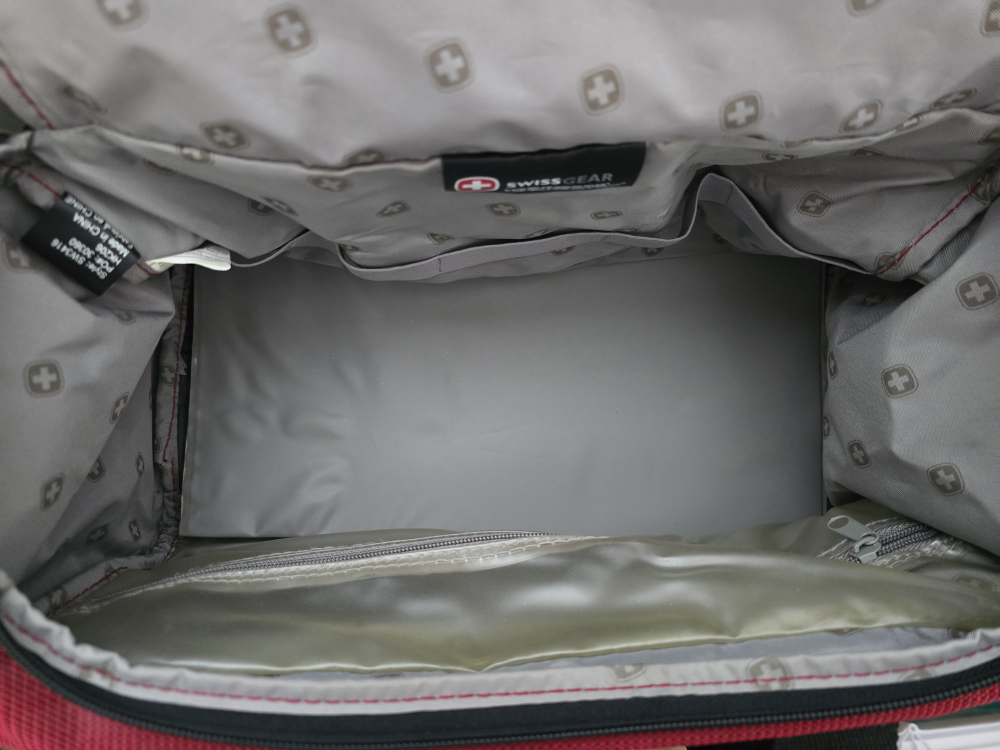 Swiss Gear Small Duffle Bag with lock & key image indicator(2)