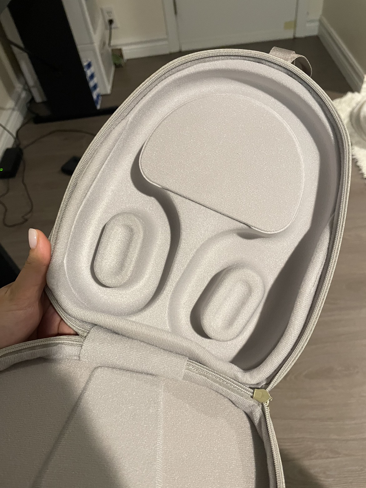 Sony WH-1000XM5 case only (I lost my headphone)