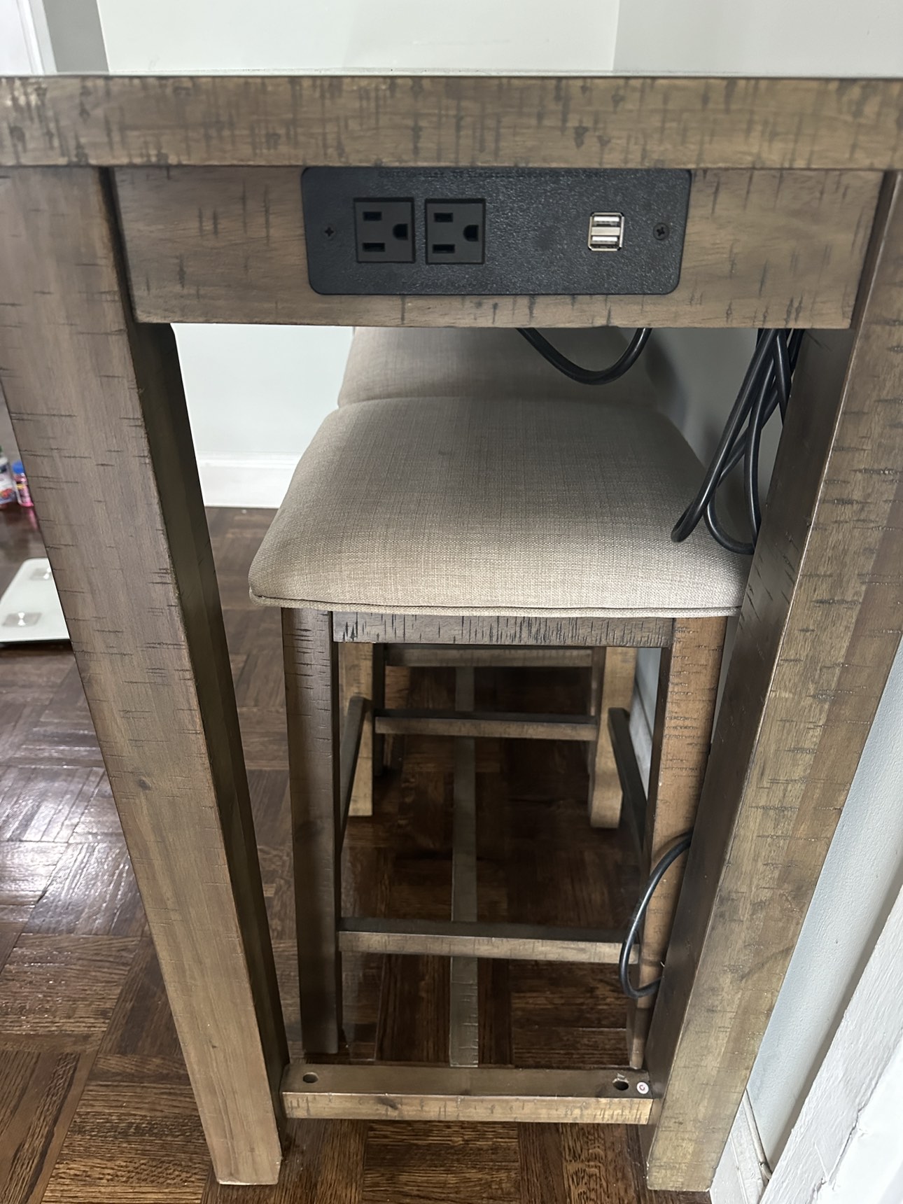 Table with three stools - photo 3