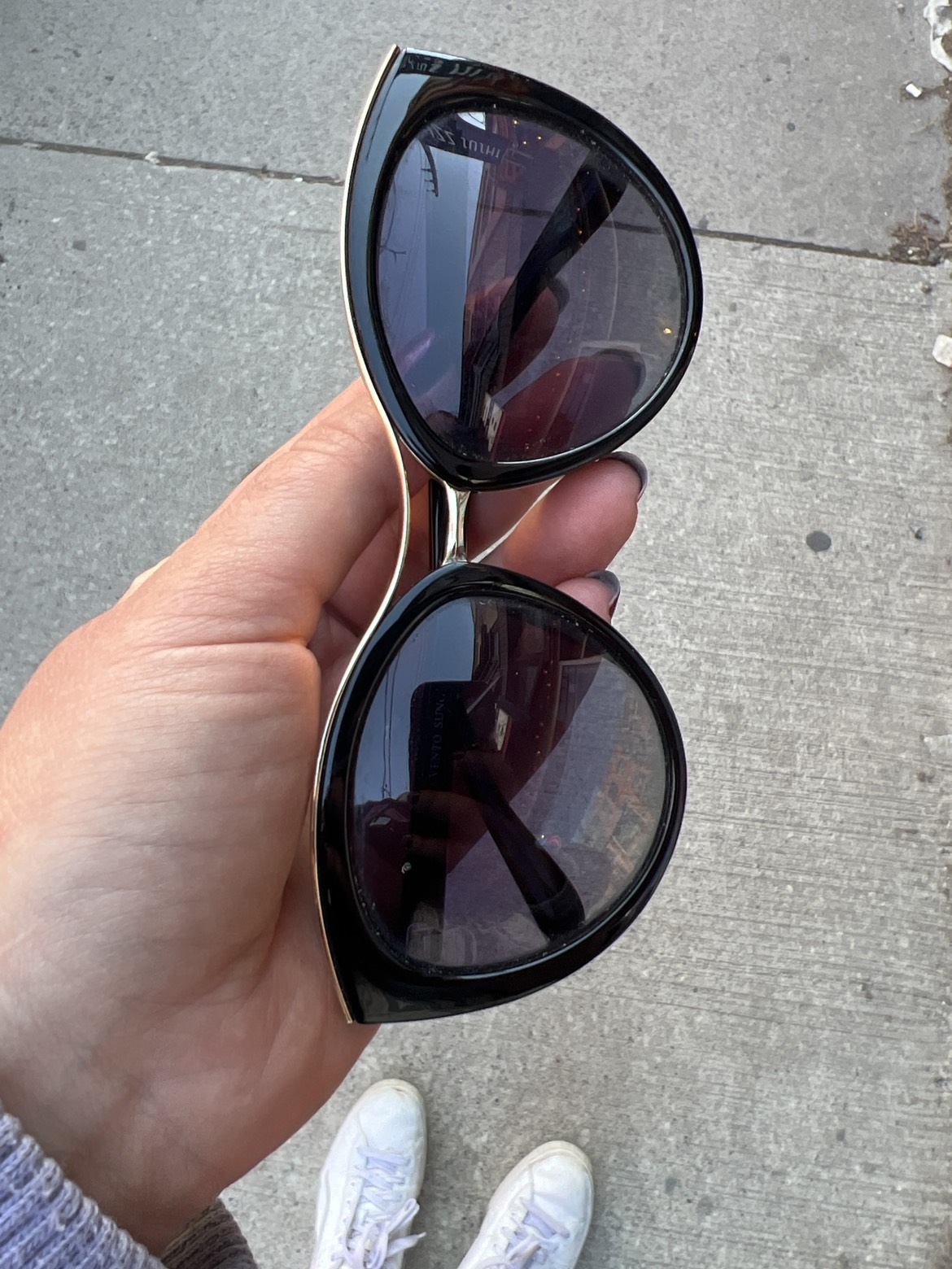 Stylish Glasses image indicator(2)