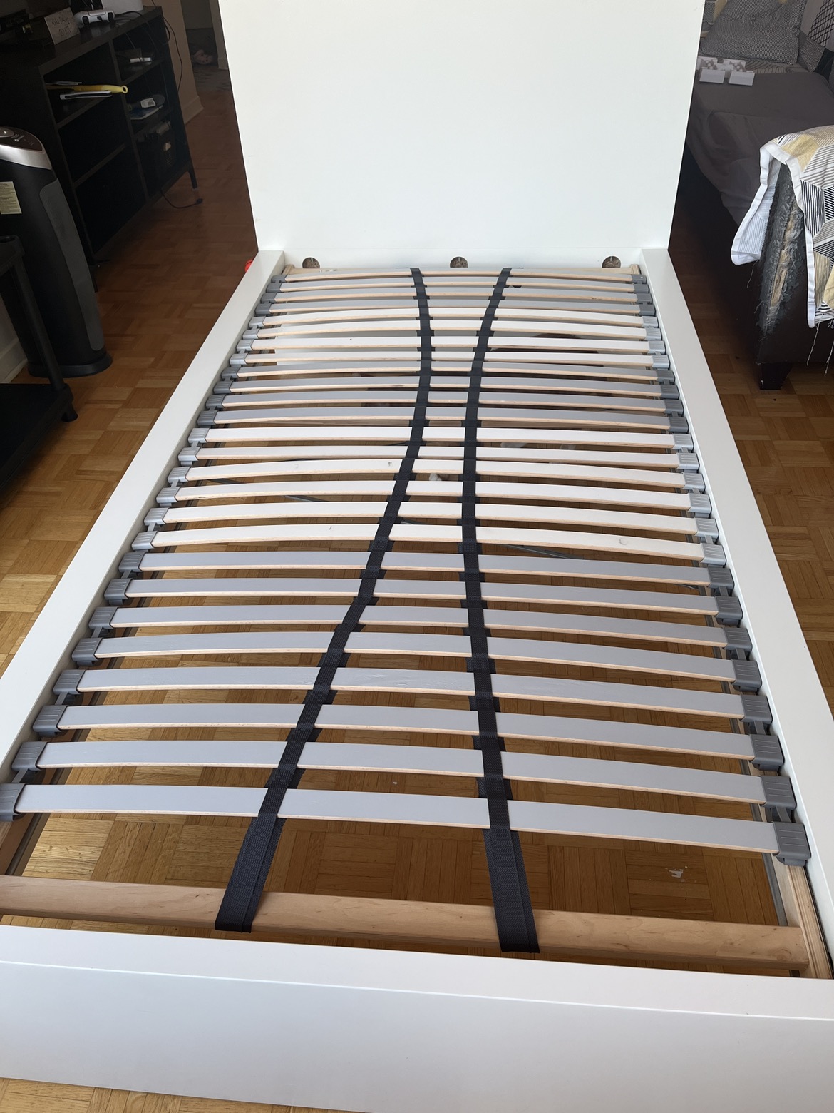 Twin bed with mattress or without mattress