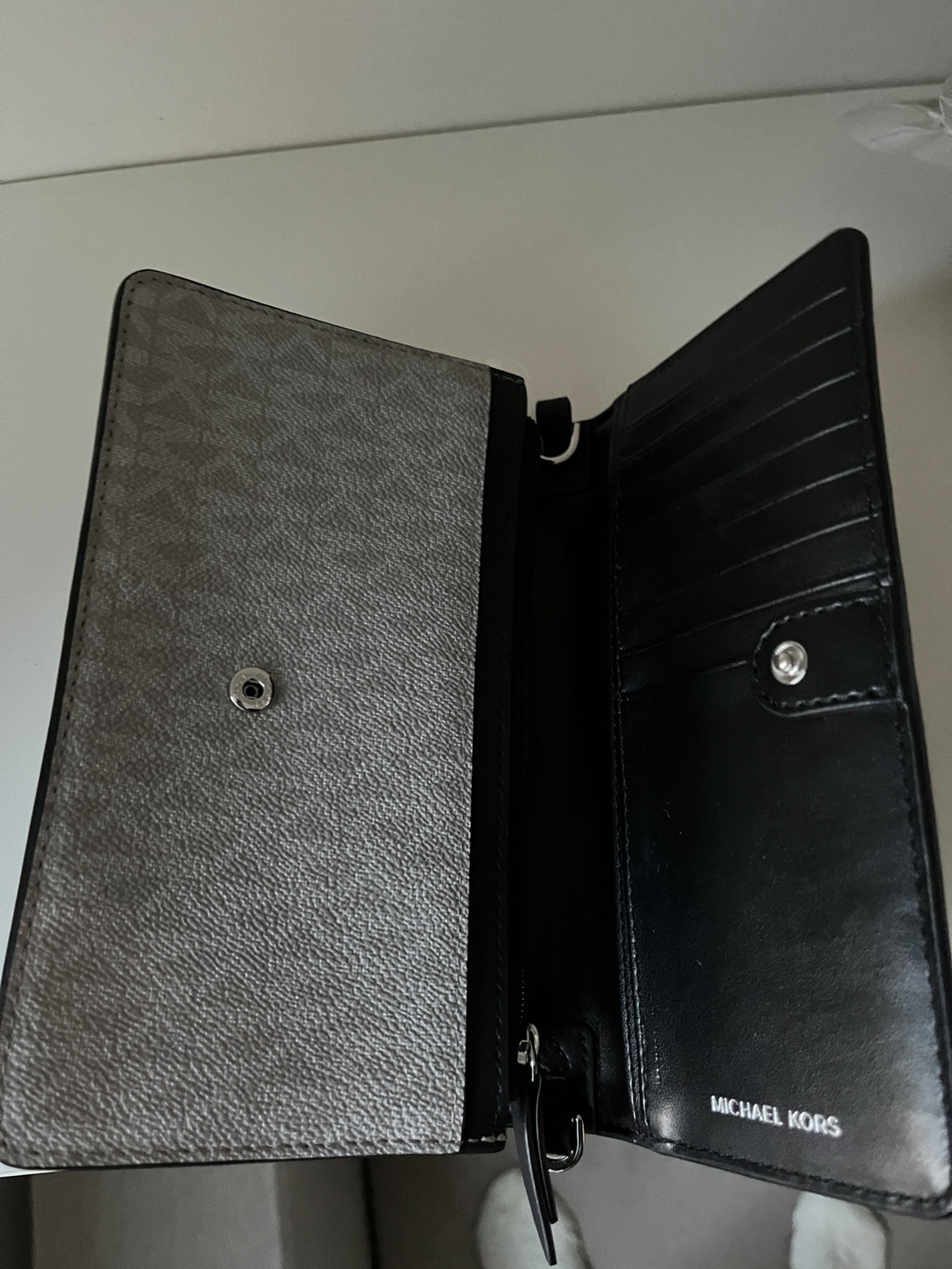 *LIKE NEW* Michael Kors Phone Crossbody - photo 4