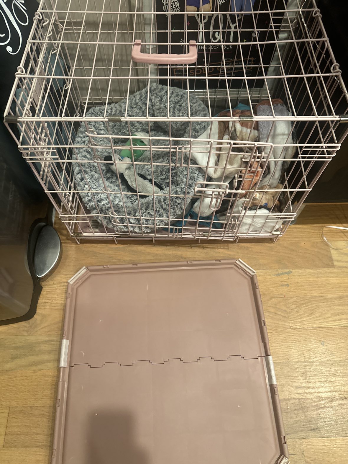 Dog cage + wee wee pad holder