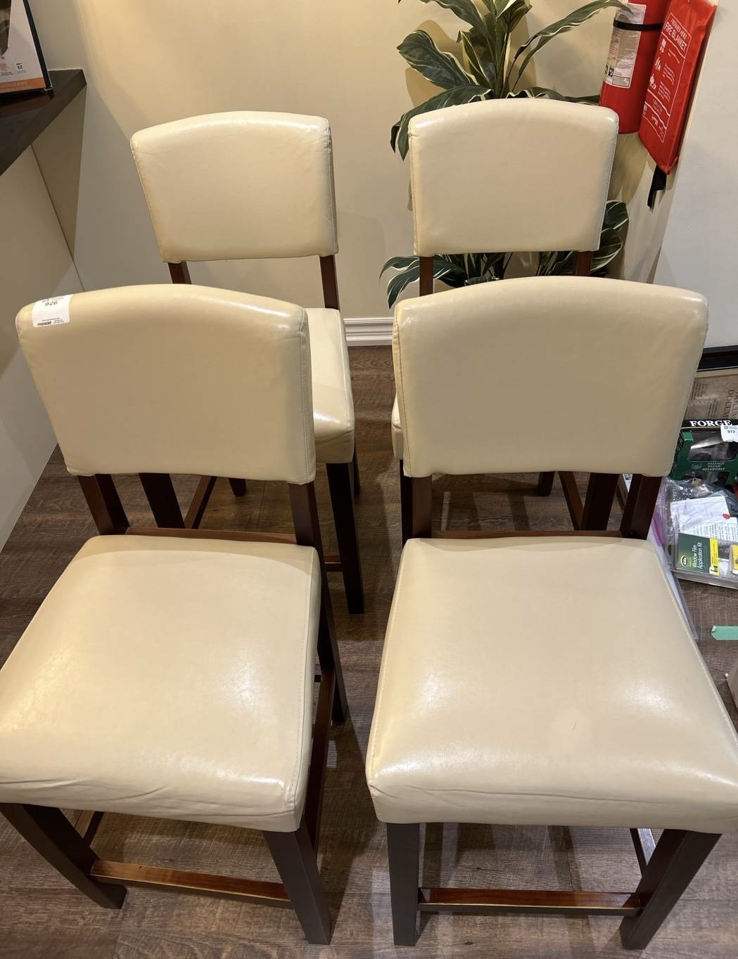4 Dining Chairs - Good condition - photo 2