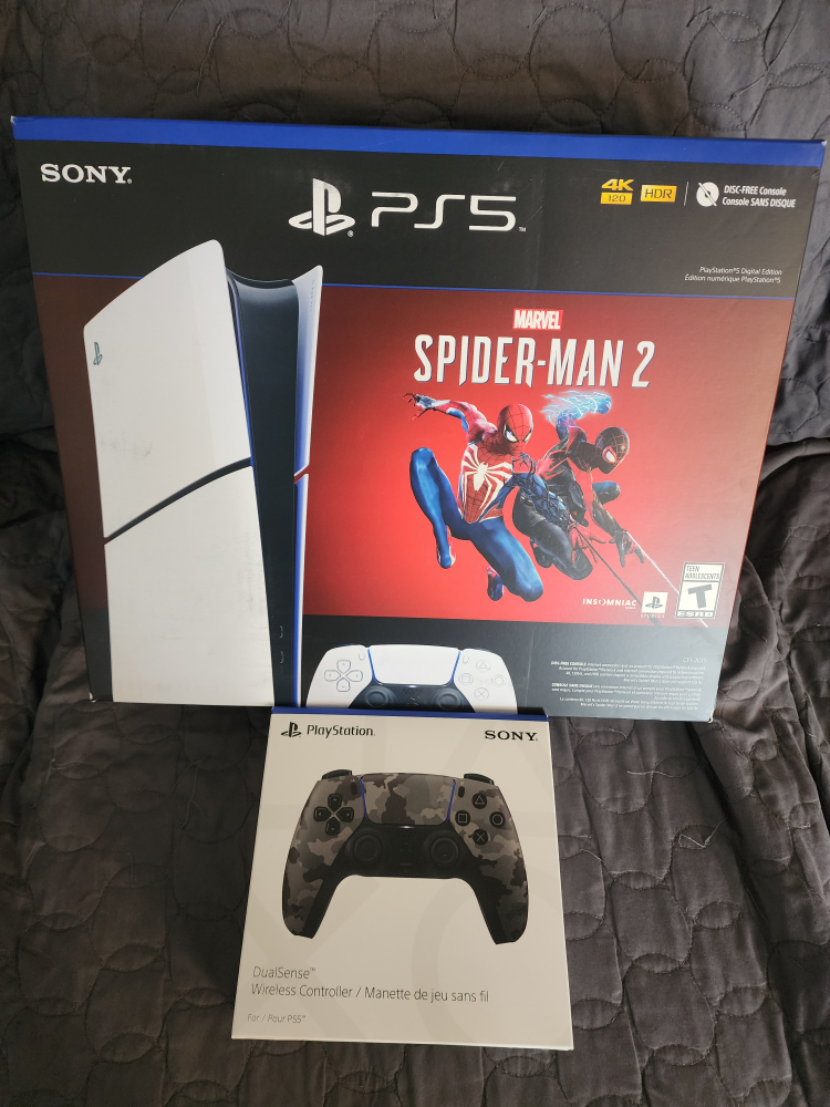 Brand new  unopenned PS5 plus controller. Original price 680