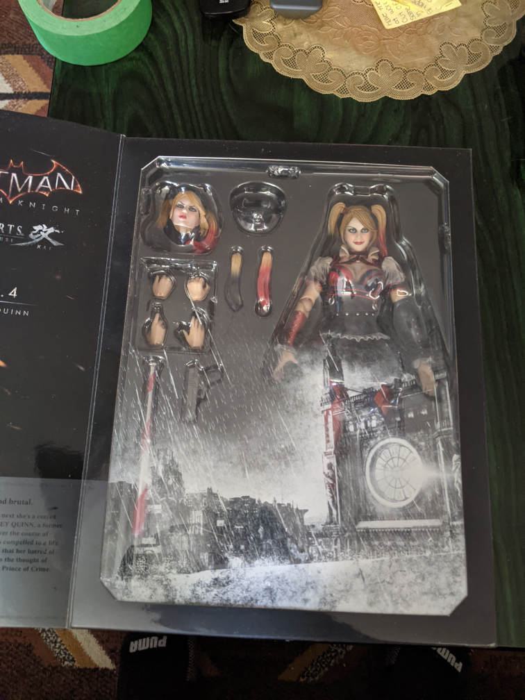 Harley Quinn Collectible image indicator(2)