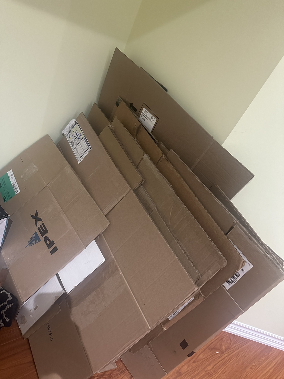 FREE Carboard boxes thumbnail