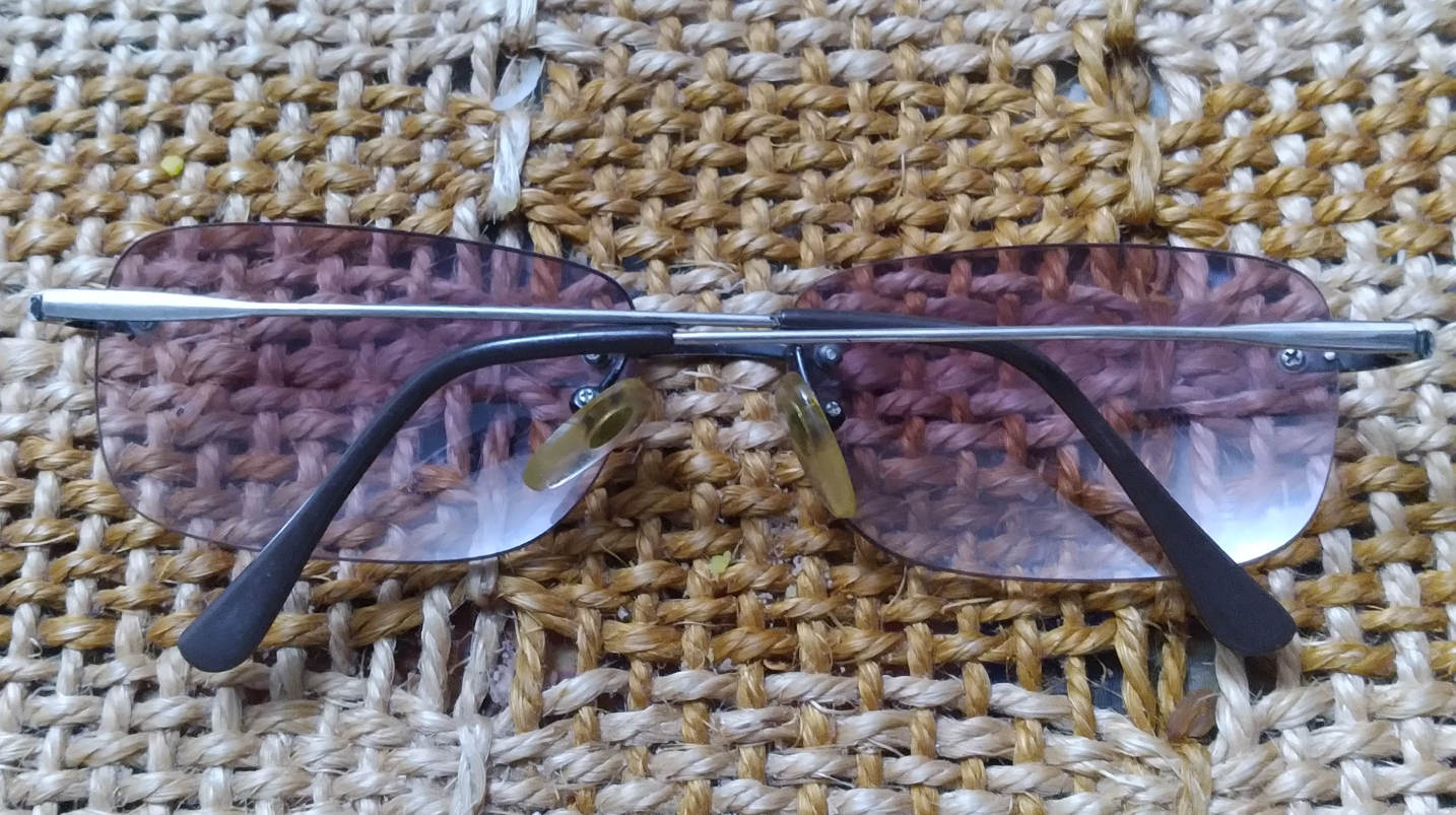 Frameless Unisex Sunglasses good condition #freecycle image indicator(3)