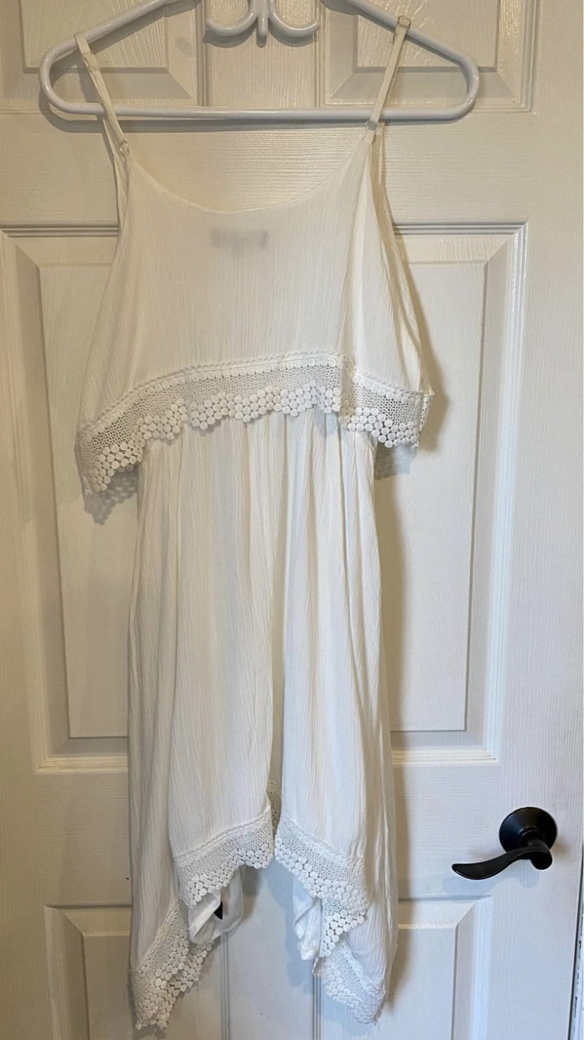 White summer dress image indicator(2)