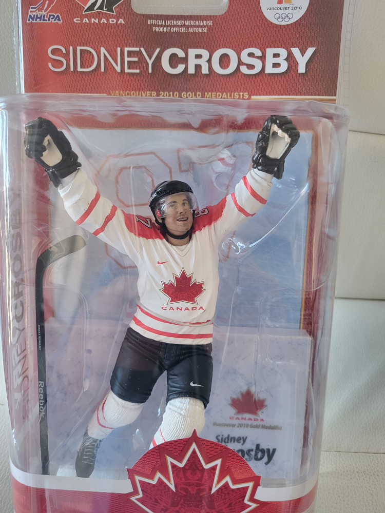 Sidney Crosby hockey  figure  12 dollars thumbnail