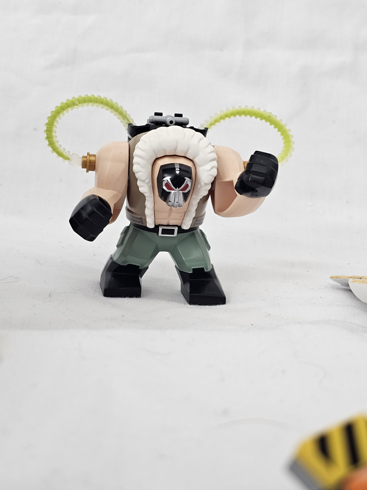 Lego 70914 Bane Toxic Truck Attack / BIGFIG Bane Box Damage image indicator(7)