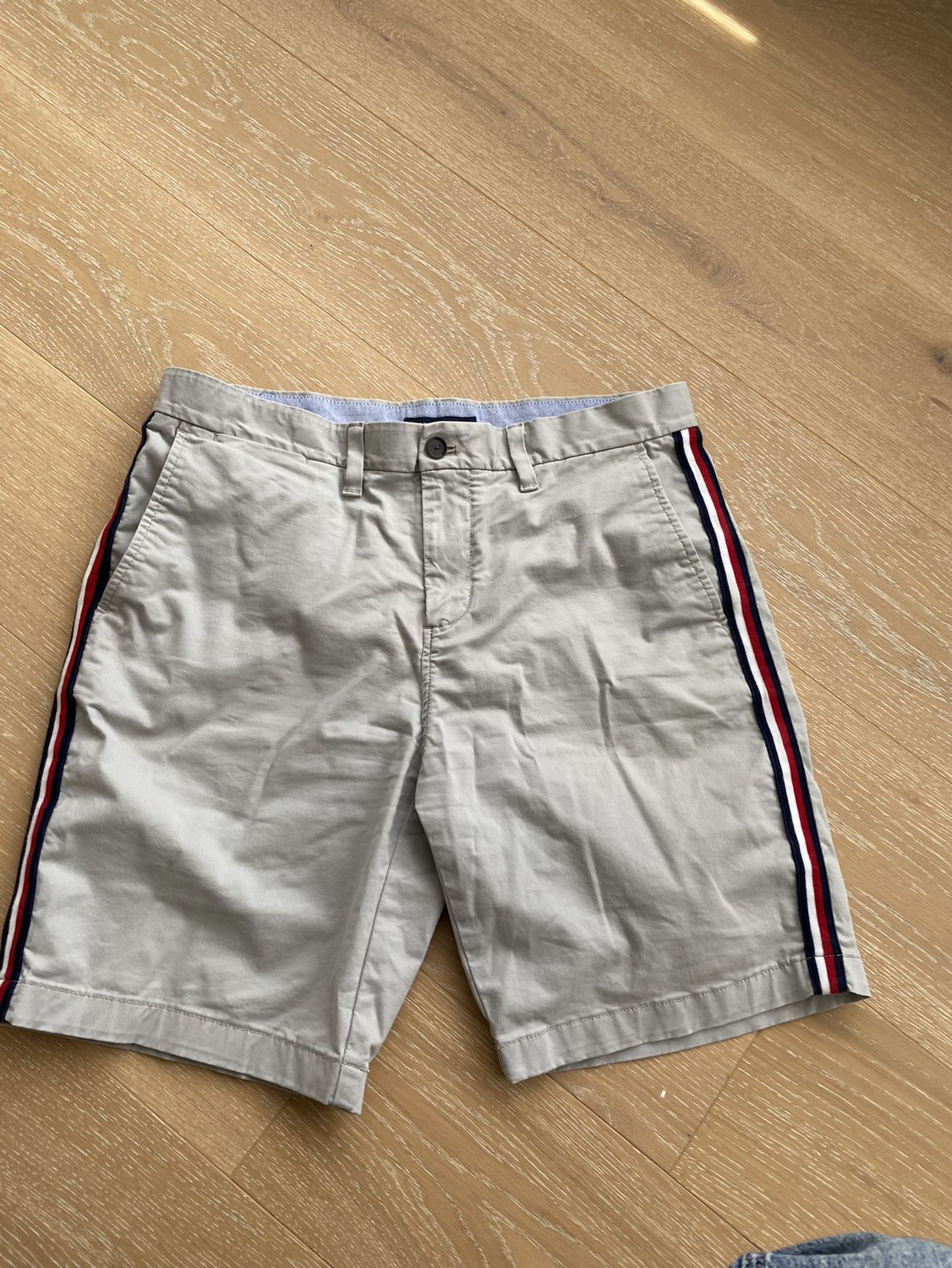 Tommy short thumbnail
