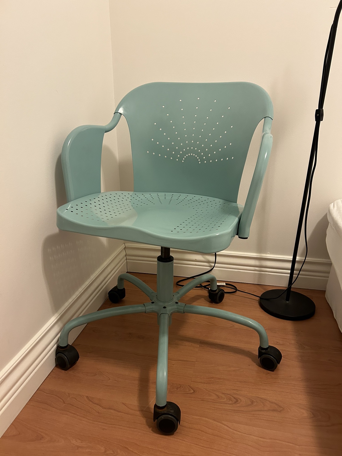 Chair - photo 2