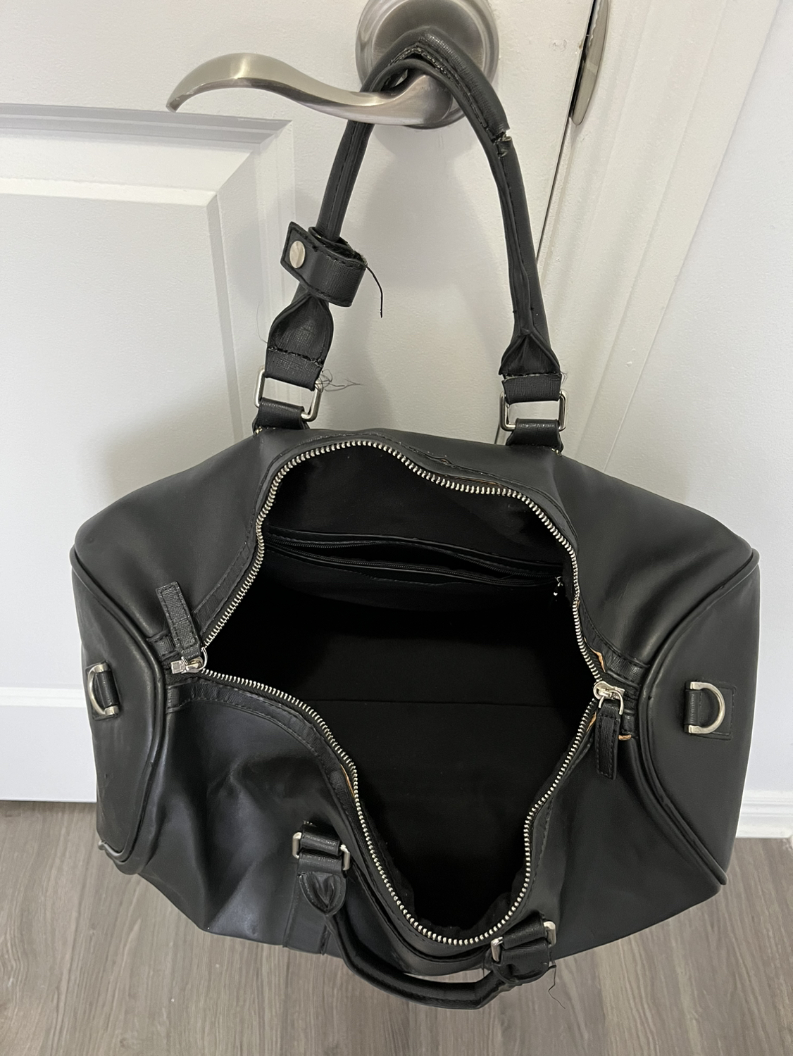 Leather Day Bag image indicator(3)