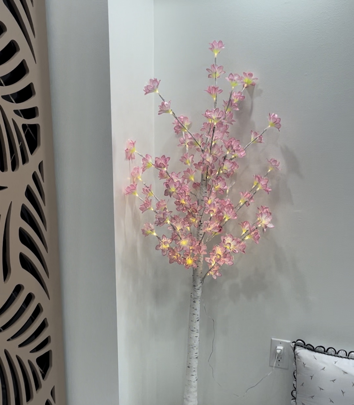 Brand new Artificial pink flower led tree for decoration image indicator(3)