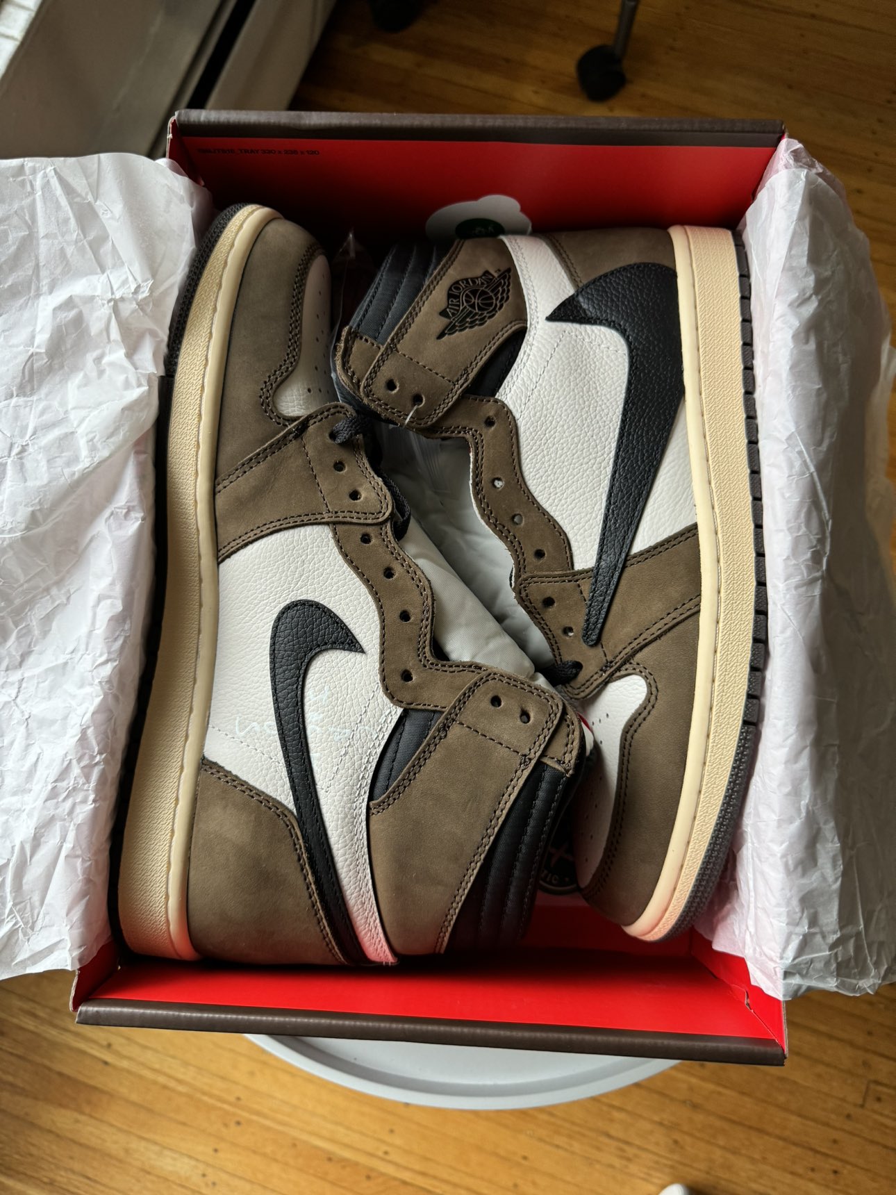Air Jordan 1 High Og Travis Scott - Men’s 11 thumbnail