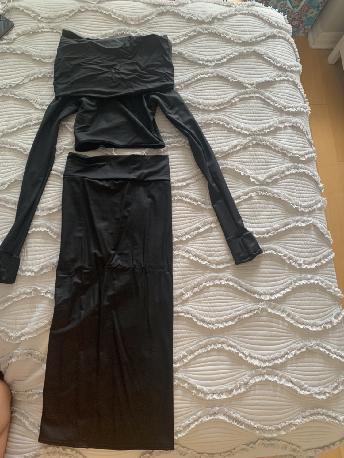 LR off shoulder crop top and tube skirt *new* thumbnail