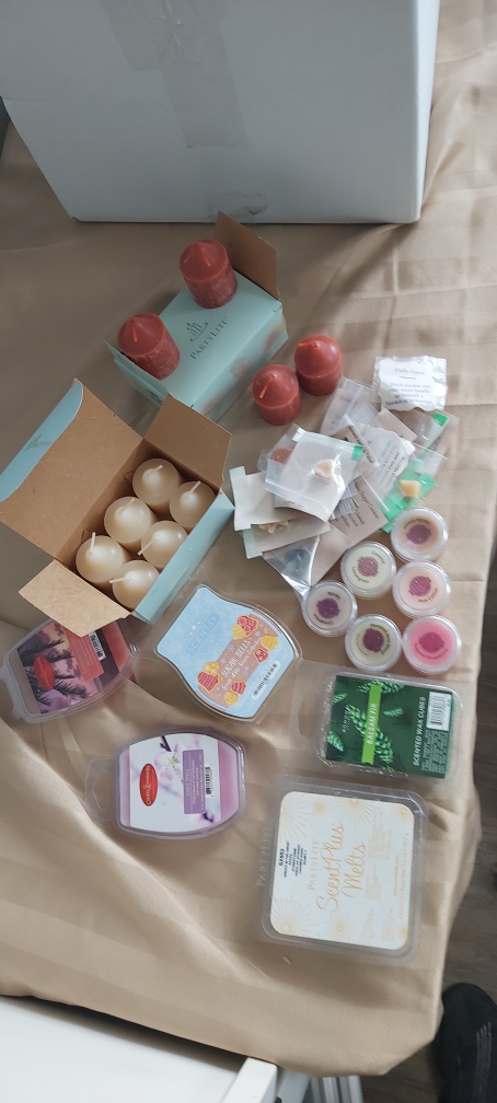wax melts & candles thumbnail