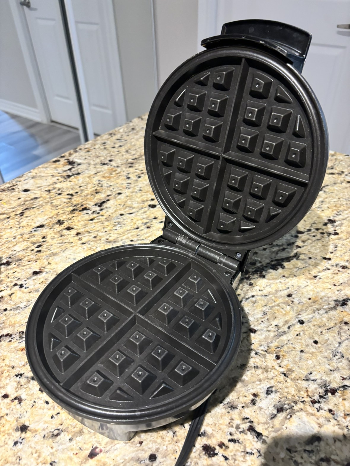 Oster Waffle Maker thumbnail