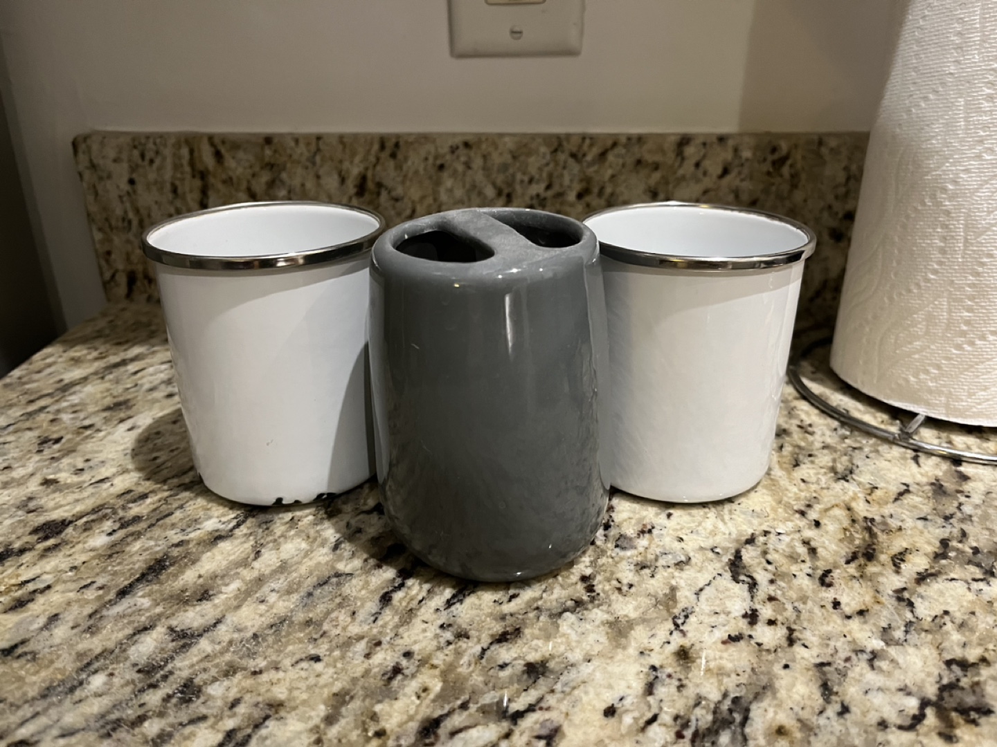 Toothbrush holder & accessories holder thumbnail