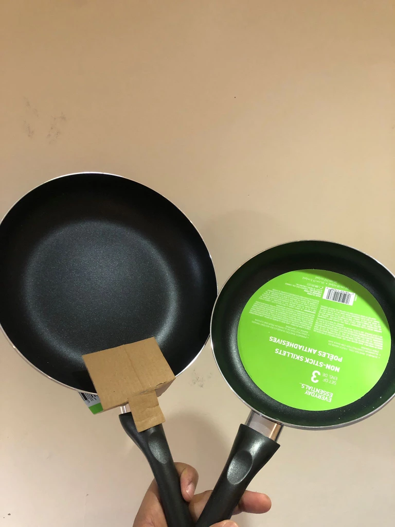 Non stick skillet/oan thumbnail