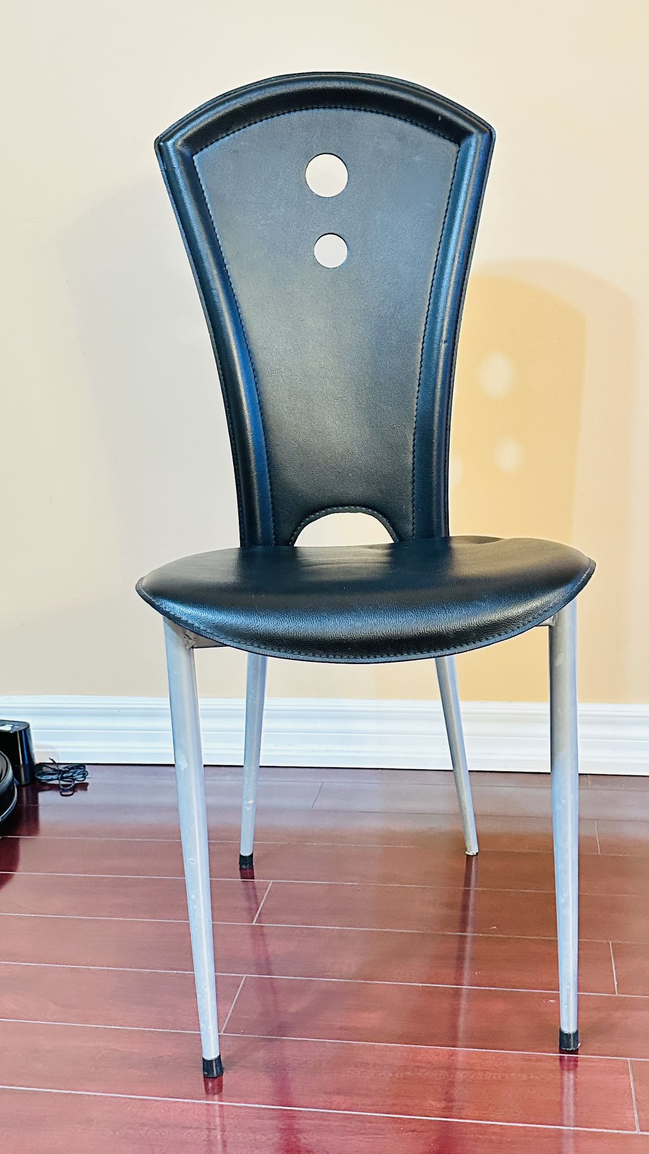 2 Dining chairs only 13$