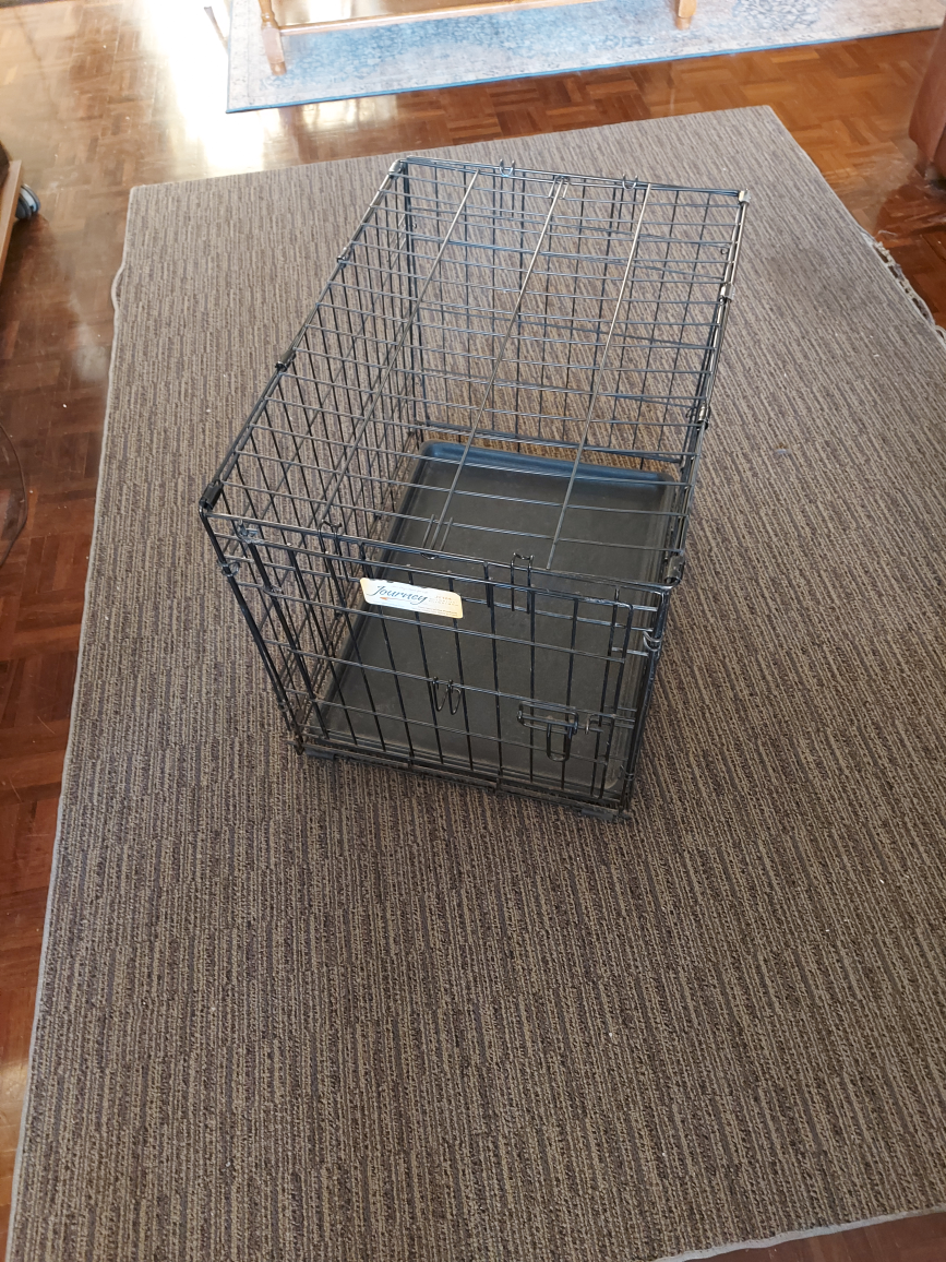 Small dog crate, collapses, removable tray 17" W x 24" L x 19" T image indicator(9)