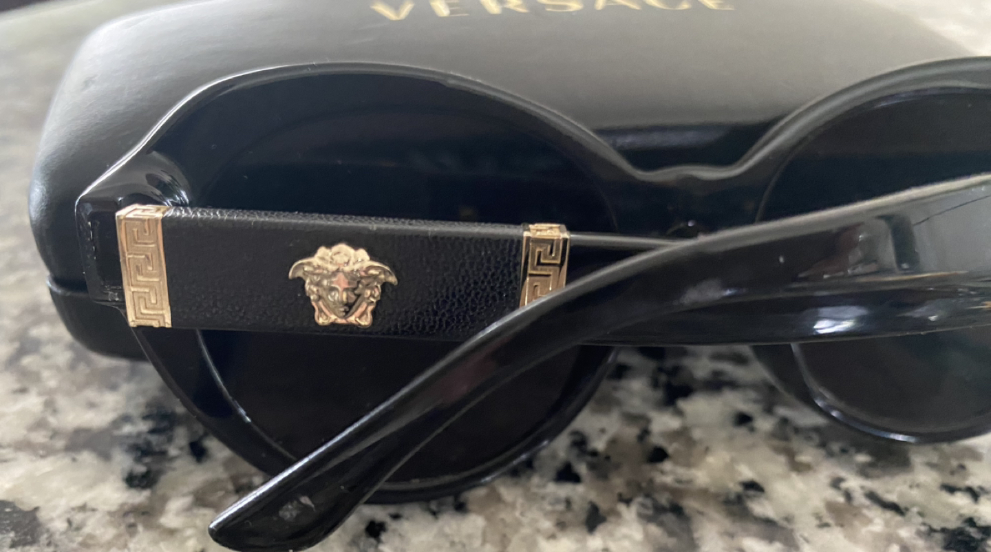 Authentic Versace sunglasses. image indicator(4)