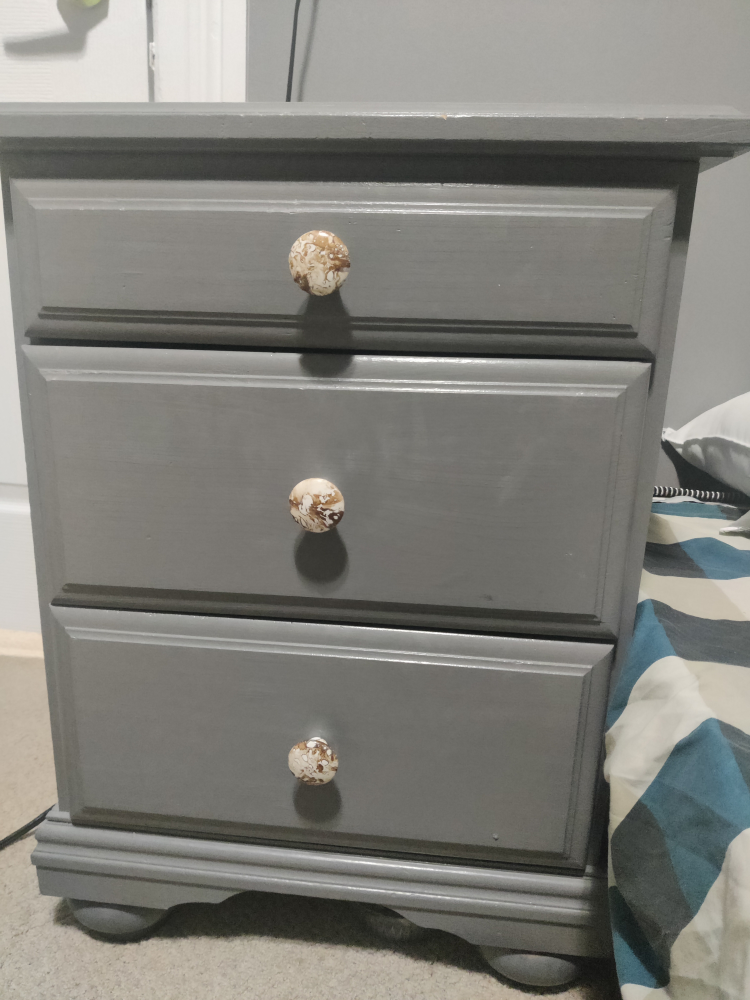 wooden side table with 3 drawer - photo 2