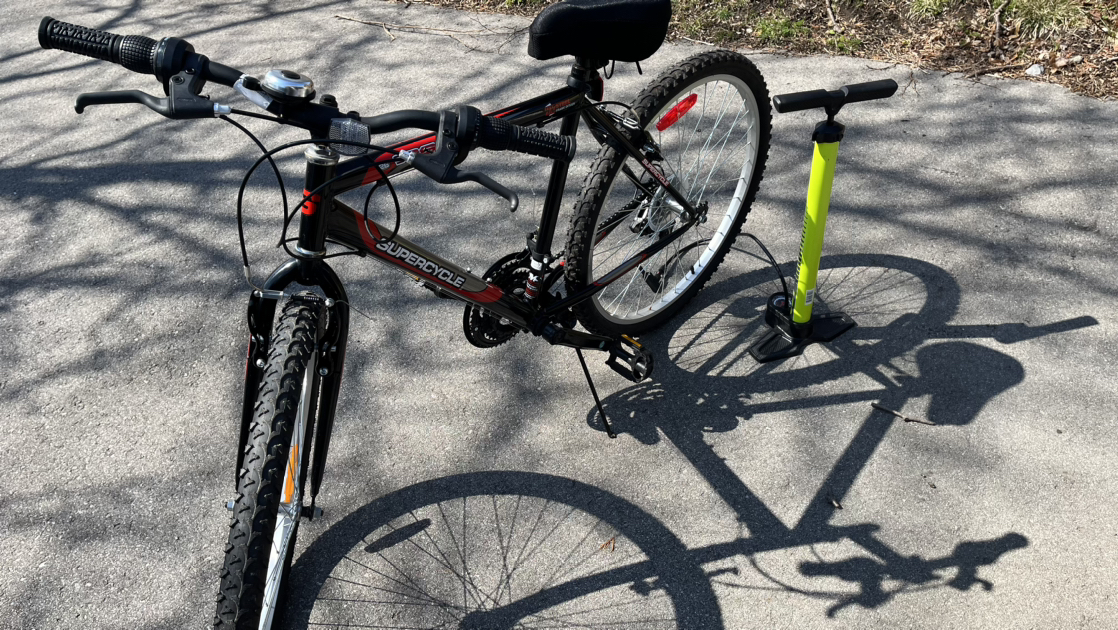 Supercycle 1800 Mountain Bike, 24-inch with Air Pump image indicator(5)