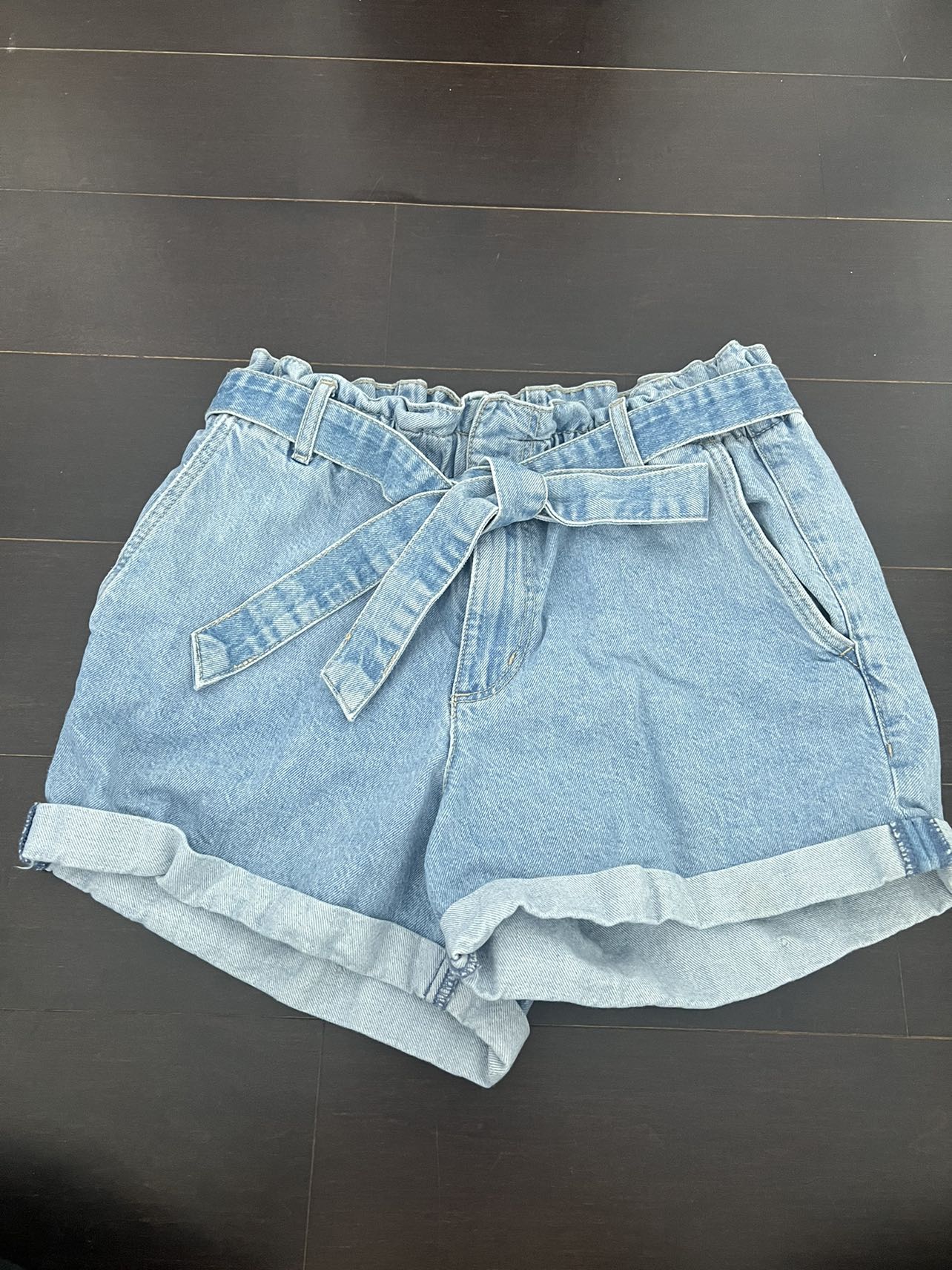 Garage mom short with elastic waistband thumbnail