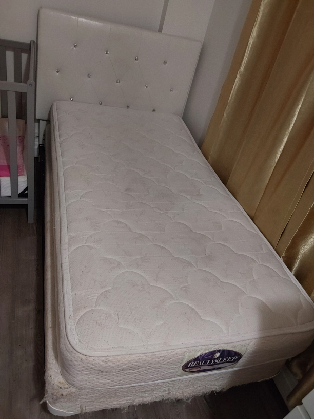 Twin mattress