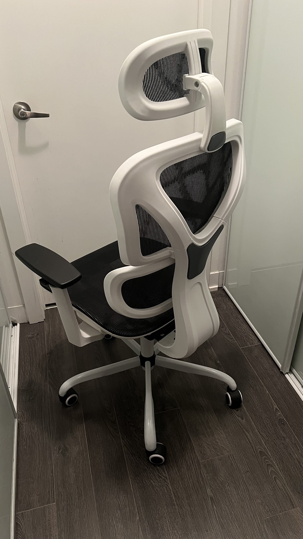 Ergonomic office chair - photo 3